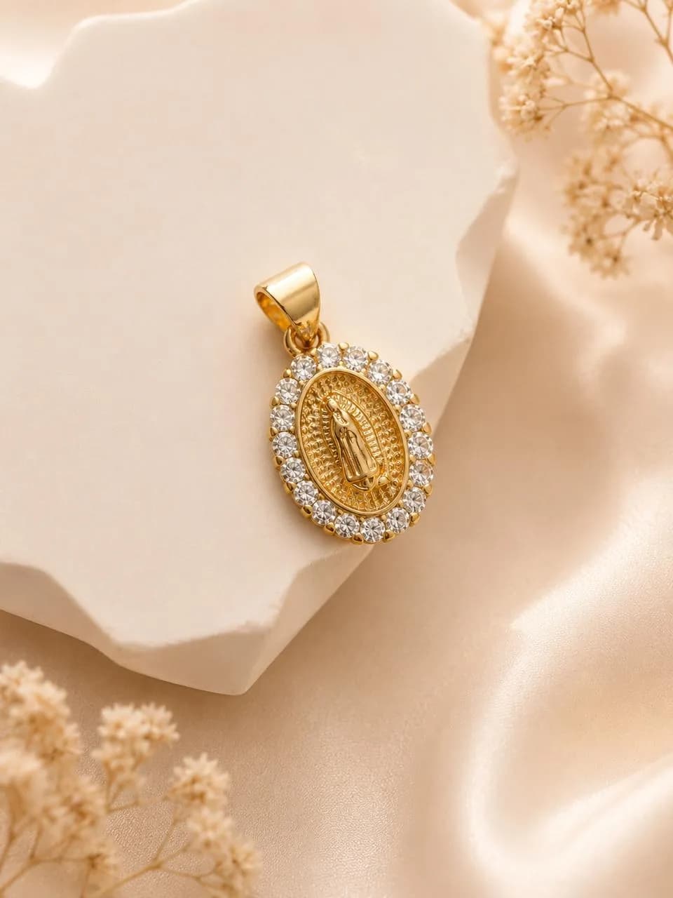 Dije Virgen de Guadalupe Ovalado con Zirconias – Oro L — imagen 1